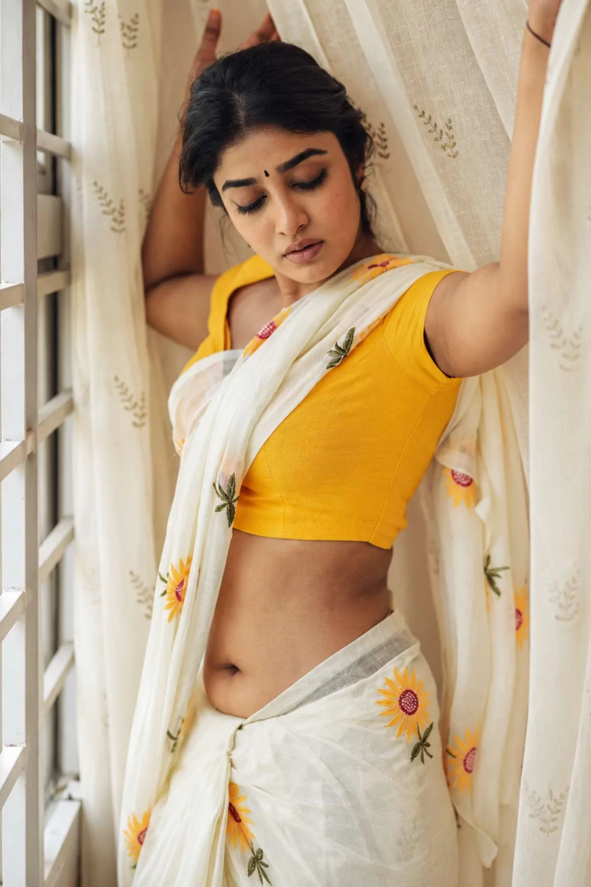 Dimple Hayathi Saree Navel Look Turns Up Glamour
